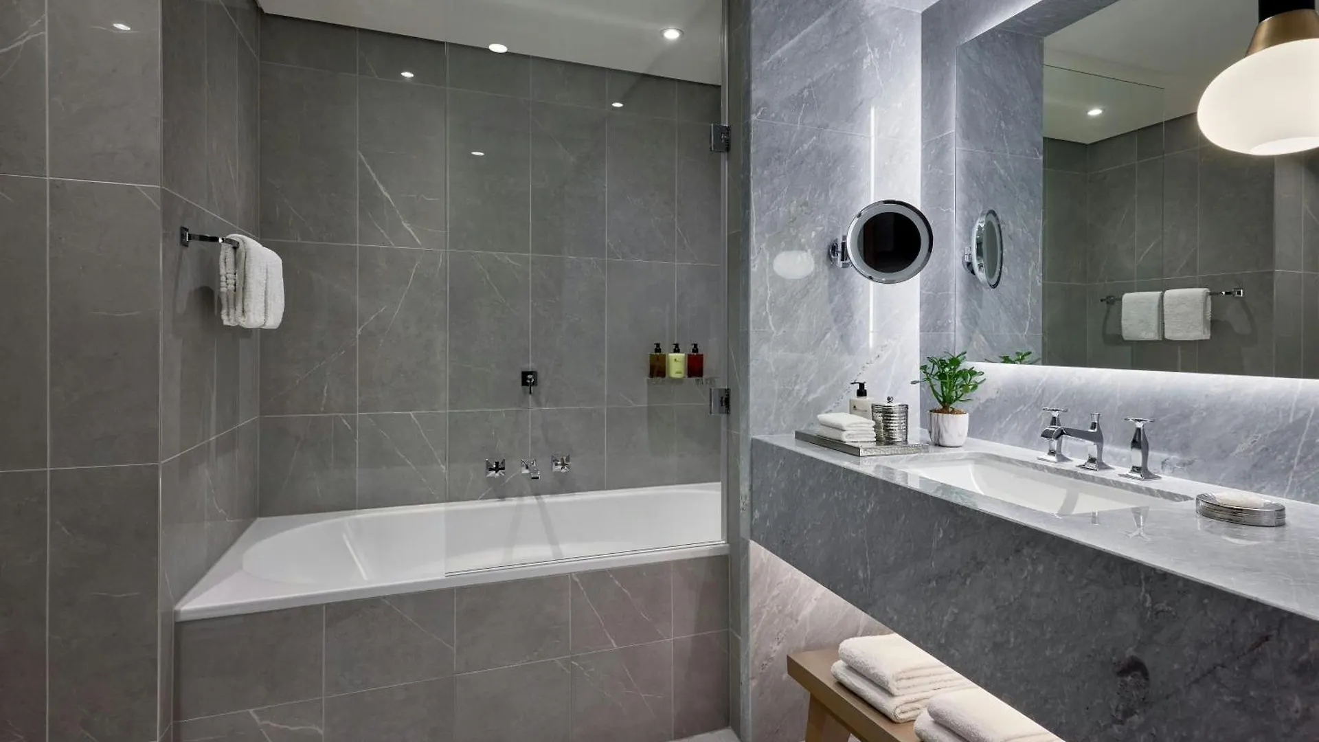 Marriott Champs Elysees Hotel
