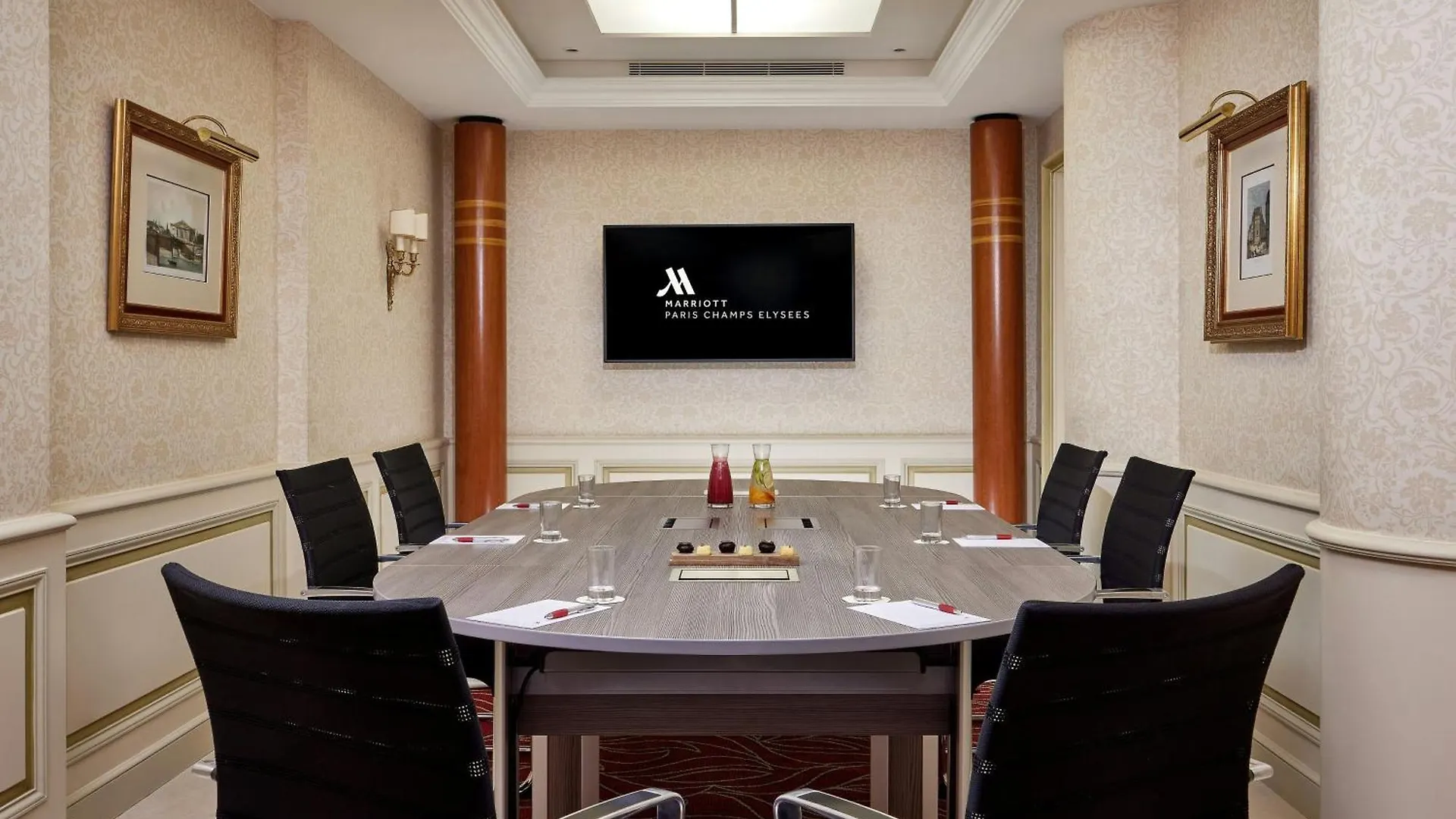 Marriott Champs Elysees Отель