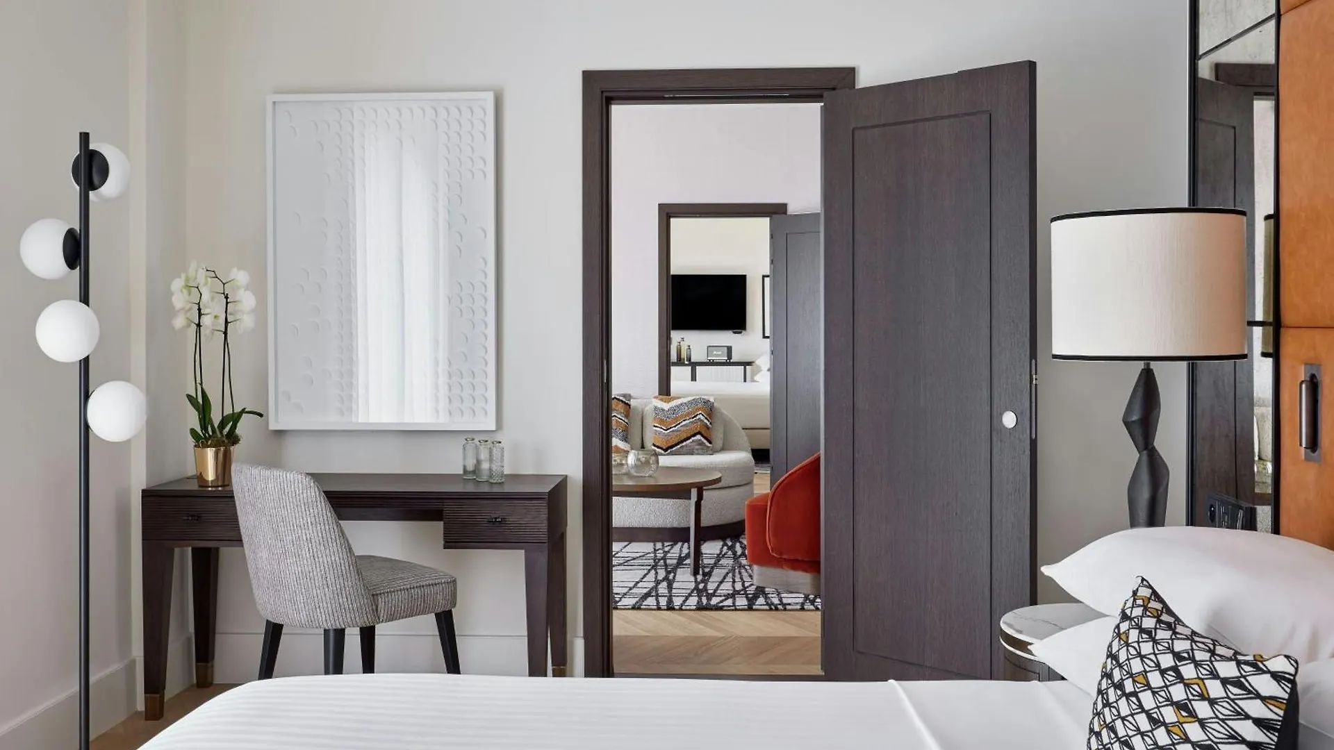 Отель Marriott Champs Elysees