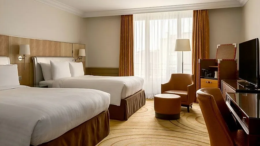 Отель Marriott Champs Elysees Париж